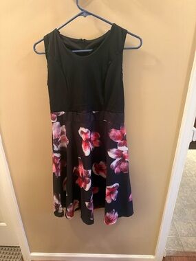 Womens Black Floral Fit-and-Flare Dress- no tag- size 4